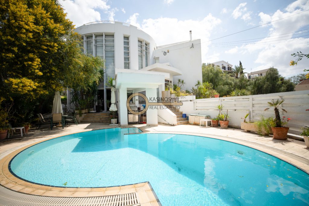 Luxury villa with swimming pool in Engomi, Nicosia! : Kasinos Real Estate